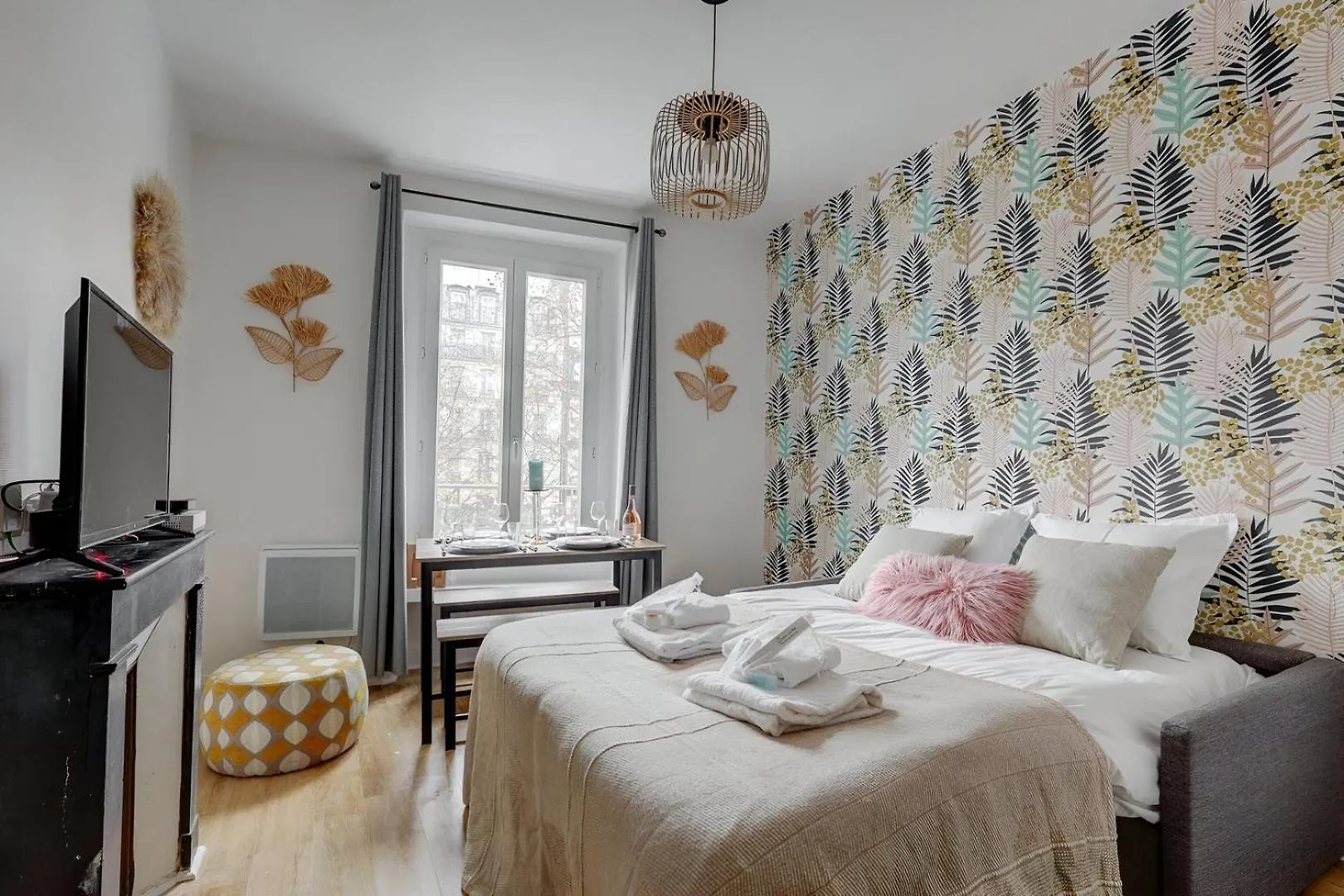 582 Pretty Pigalle - Superbe A Daire *